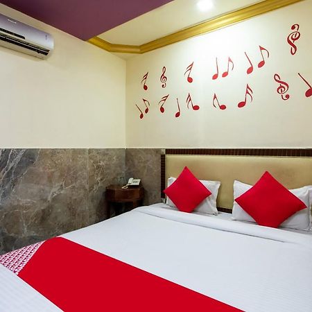 אויאיין Oyo 24196 Hotel Shreenath Palace מראה חיצוני תמונה