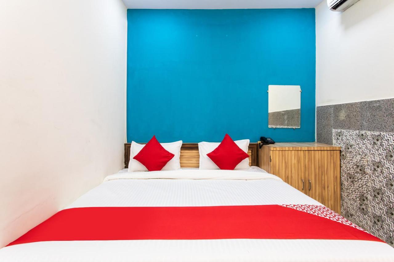 אויאיין Oyo 24196 Hotel Shreenath Palace מראה חיצוני תמונה