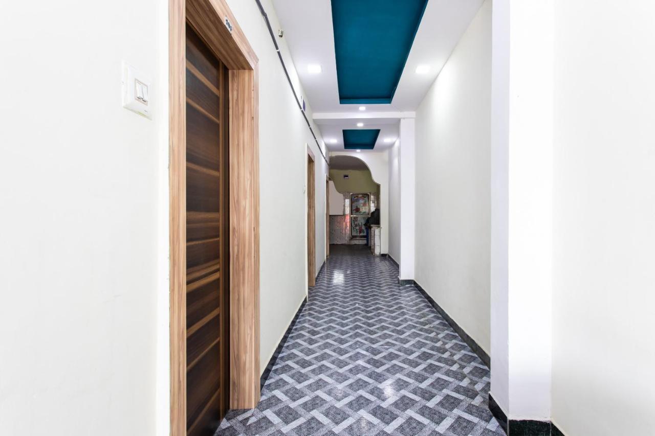 אויאיין Oyo 24196 Hotel Shreenath Palace מראה חיצוני תמונה